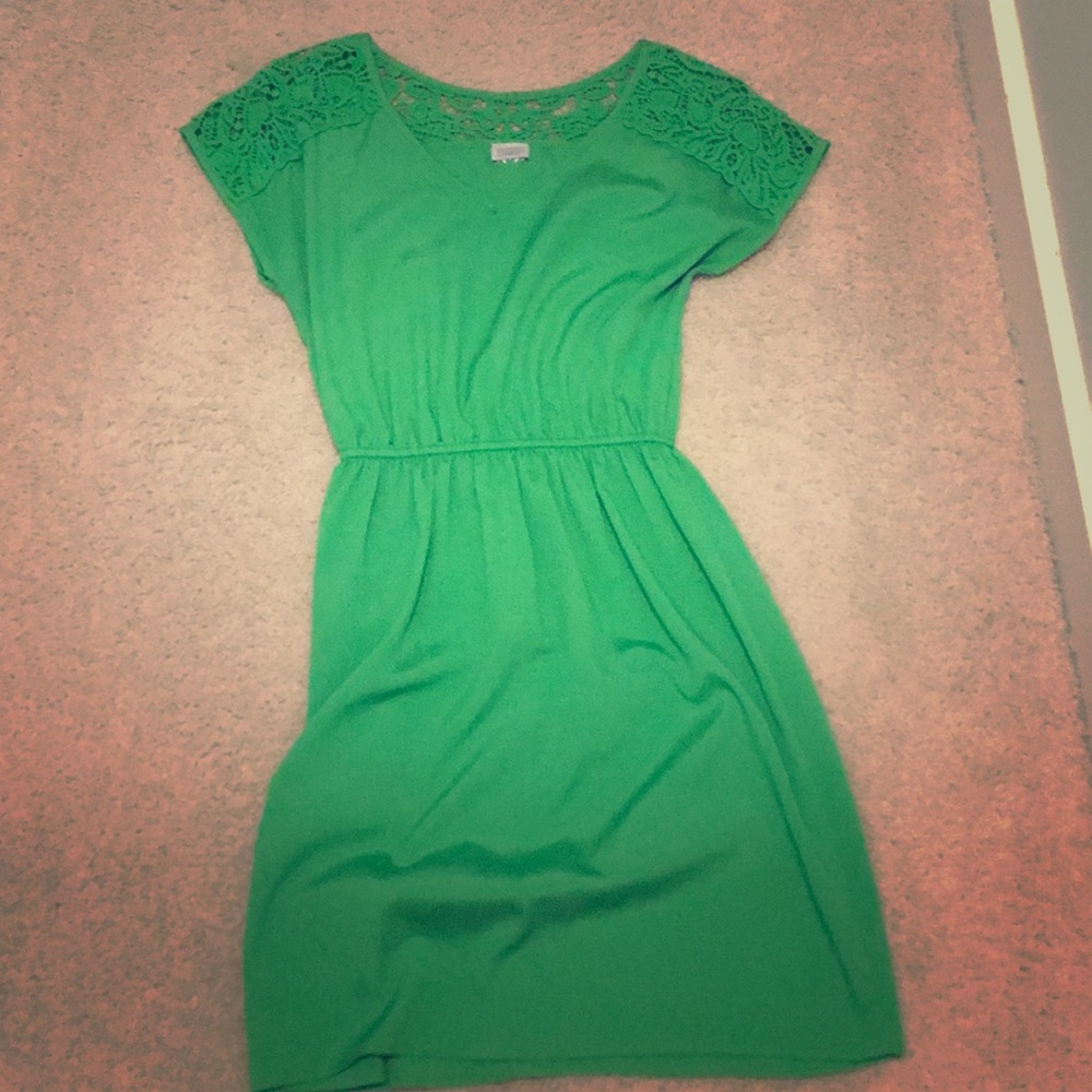 Green lace dress